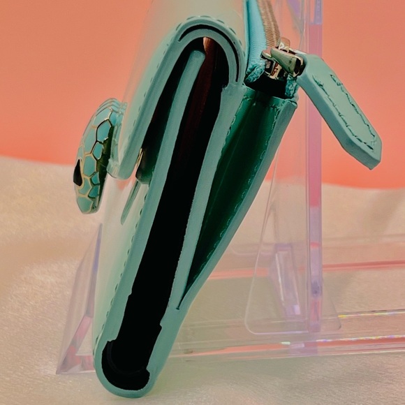 BVLGARI Serpenti Mint Green Patent Leather Wallet - Picture 4 of 12